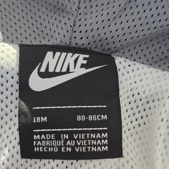 Nike Kids Black, Gray, and White Hooded Jacket Full Zip Windbreaker 18month - Picture 4 of 5